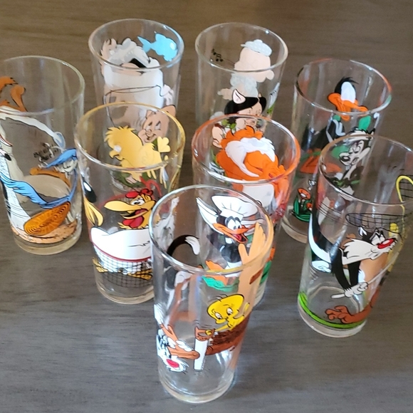 1976 Looney Tunes Drinkware - Picture 1 of 11